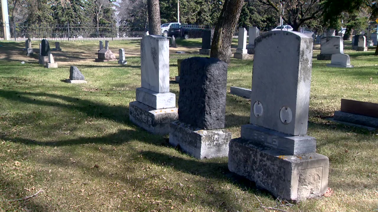 Едмънтънската полиция сега моли обществеността за помощ за намиране на