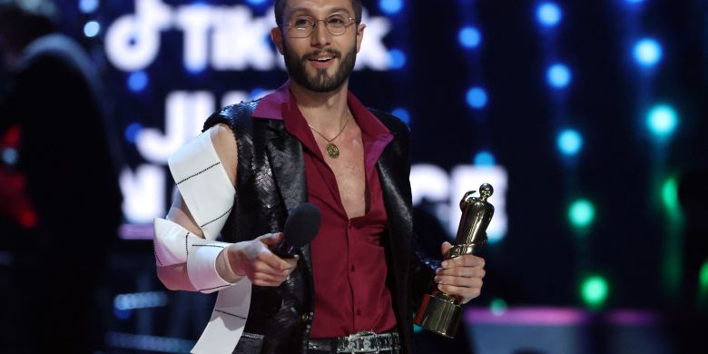 TikTok JUNO Fan Choice Winner BBNO$: “The Only Thing I Have Left To Do in Life is Be the Best Version of Myself”