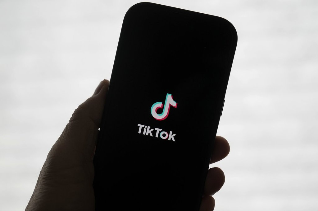 Tiktok казва че се изтегля като спонсор на няколко канадски