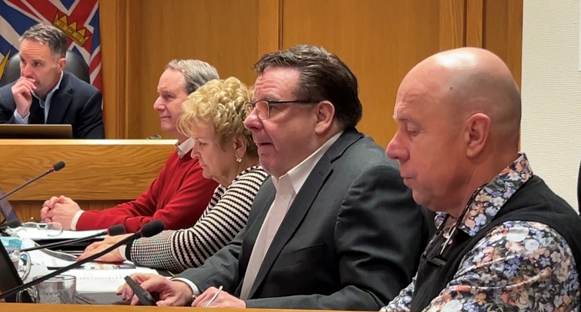 Kelowna councillors talk to media despite mayor advising to avoid speaking ahead of meetings