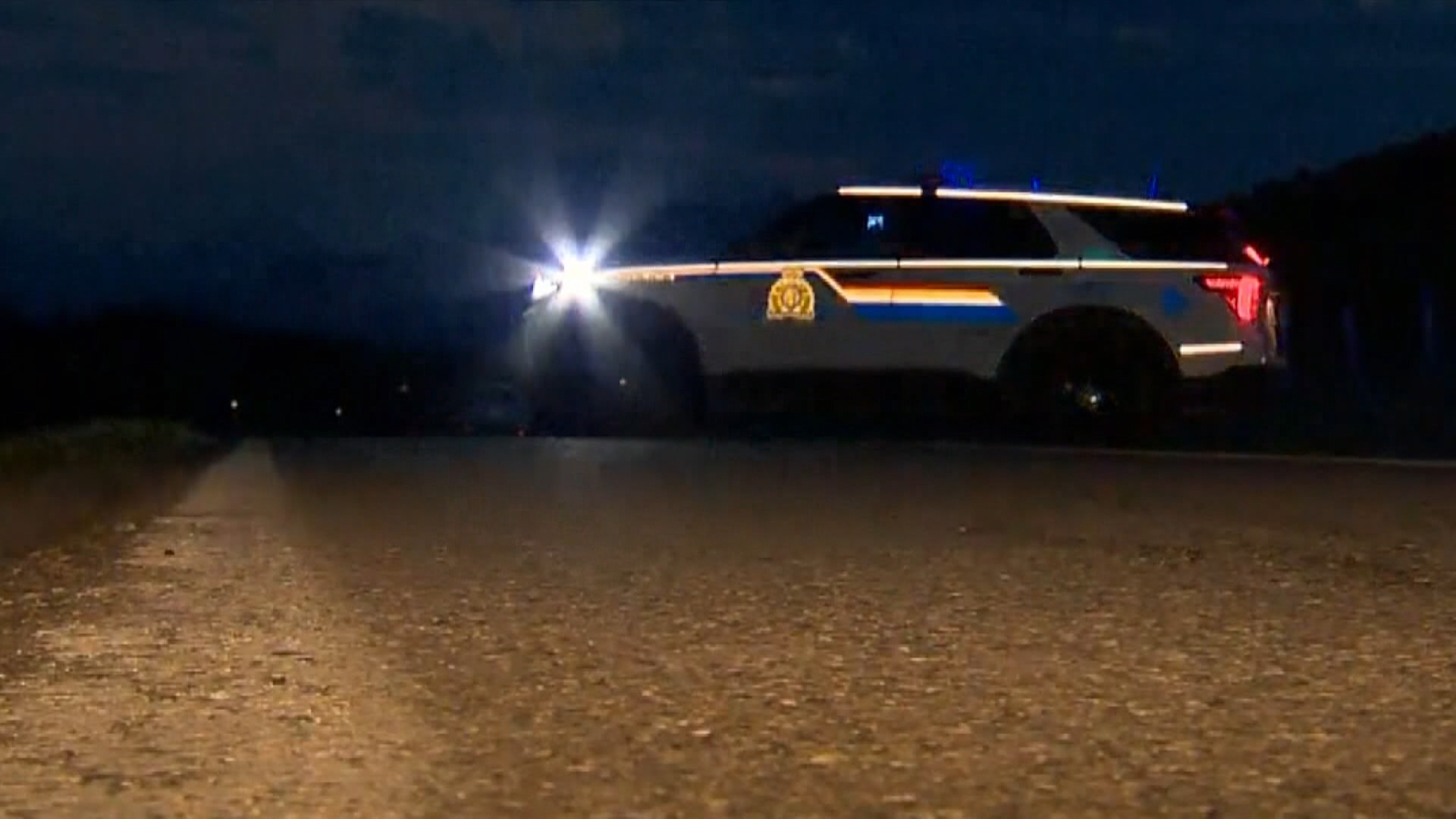 a mînî thnî бивш Морли Първа нация жена е призната