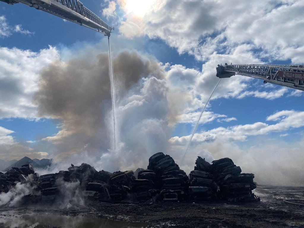 Пожар избухна тази сутрин на основата на фабрика за стомана