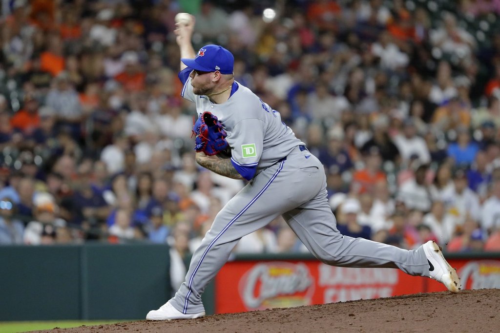 Торонто стопанинът на дясната ръка Yariel Rodriguez ще служи като така