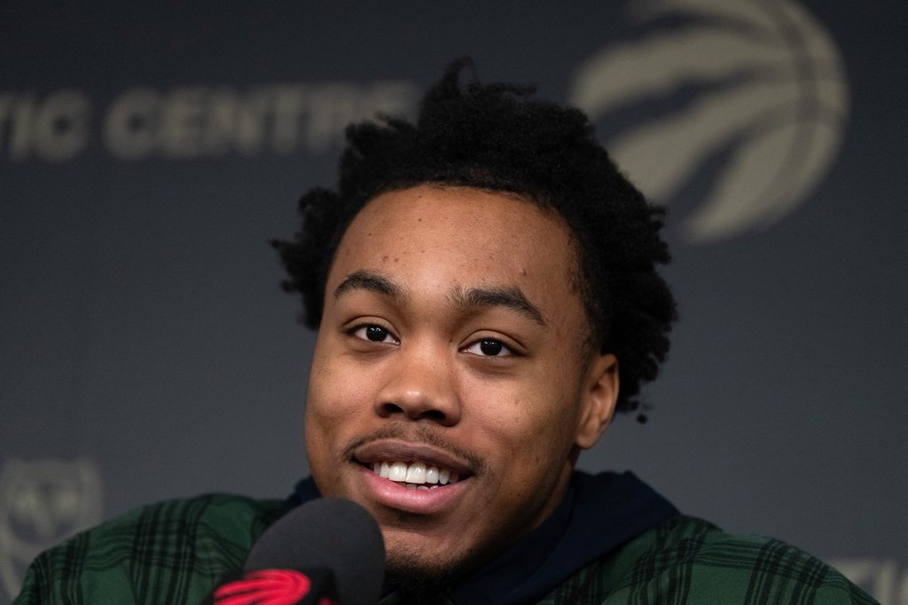 Торонто Скоти Барнс се облегна на стола си прокара ръце през