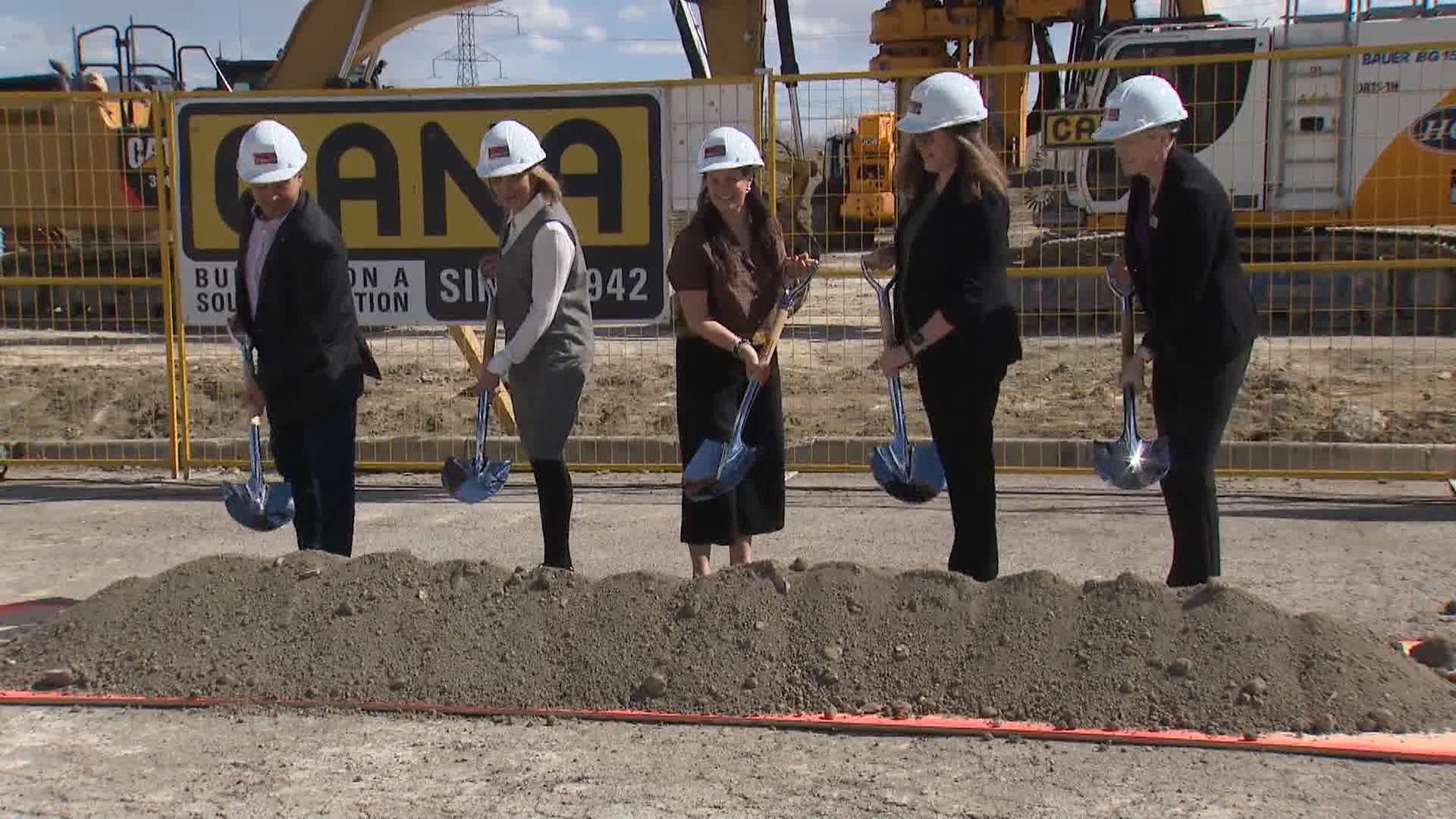 Строителството официално започна в ново съоръжение с двойно раждане в