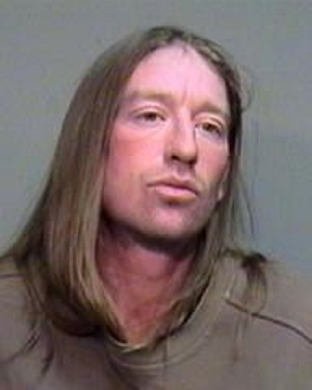 Обвинение за нападение причиняващо телесна повреда е останало срещу заподозрян