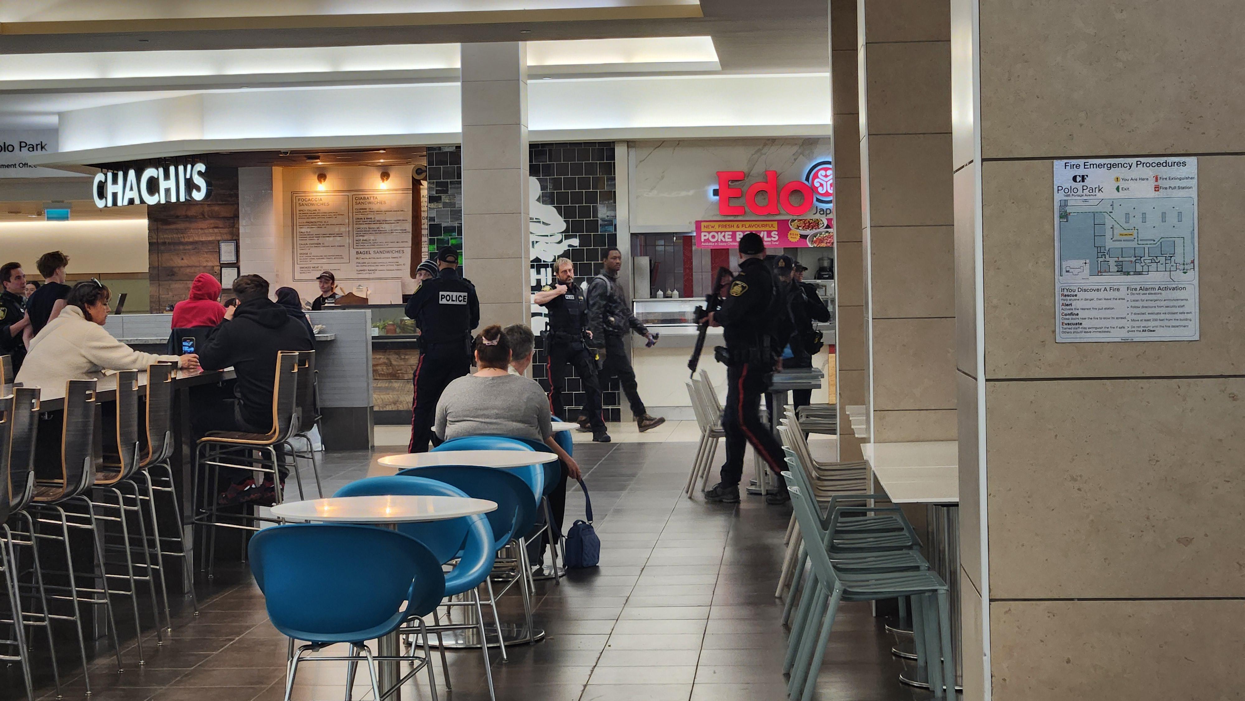 Полицията на Уинипег твърди че 15 годишно момче е в ареста