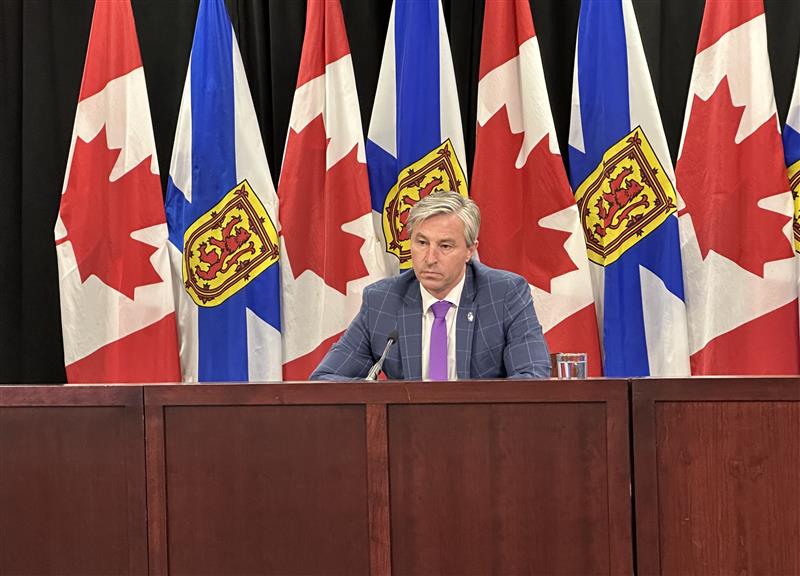 Нова Скотия Премиерът Тим ​​Хюстън казва че консервативната партия на