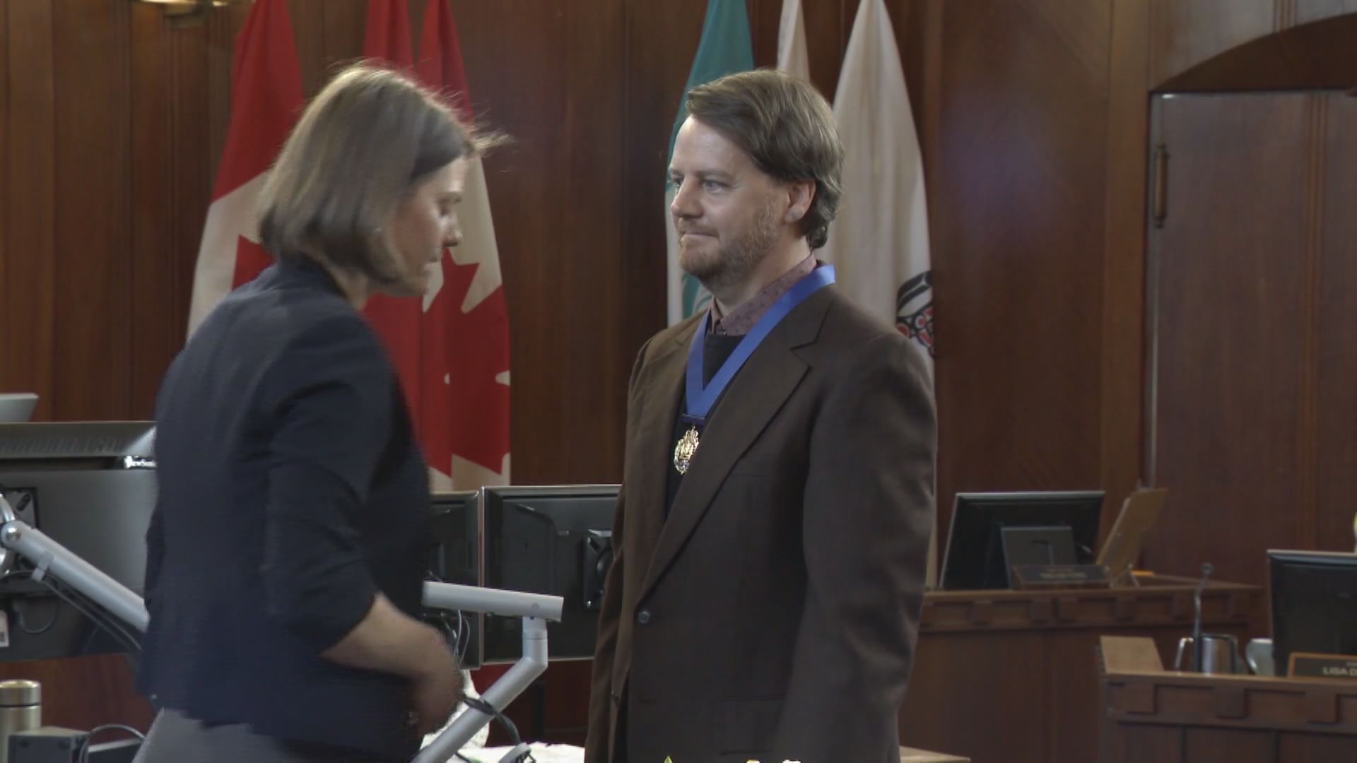 Новоизбраният съветник на COPE на Ванкувър запалва спора в кметството