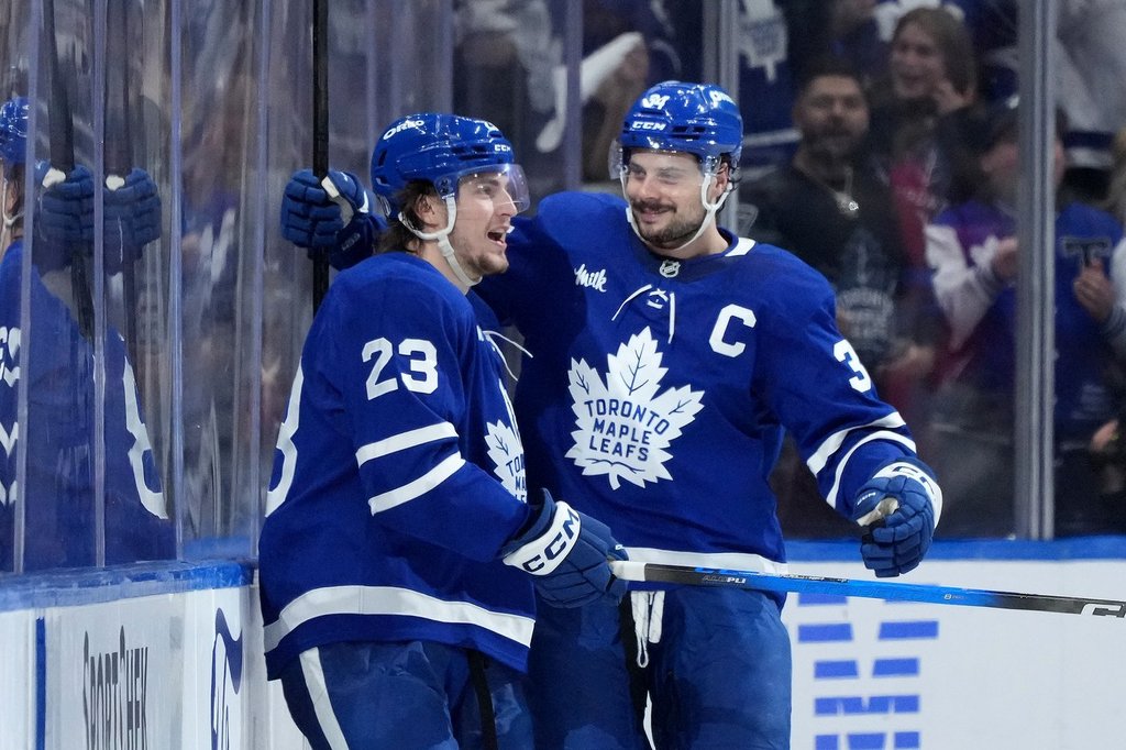 TORONTO Уилям Ниланър свали Maple Leafs до летящ старт