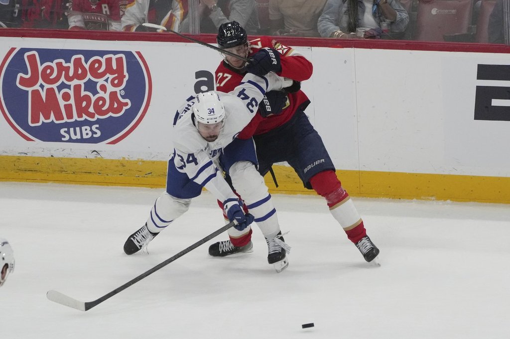 Форт Лодердейл Остън Матюс откъсна изстрел от тежест Sergei