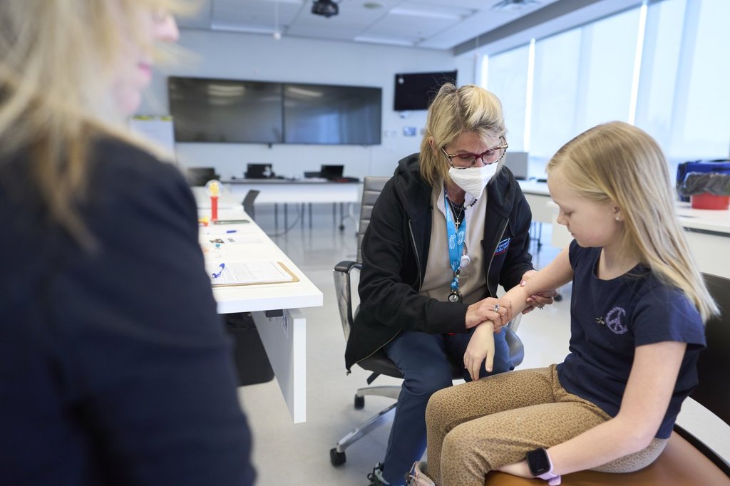 здравните служители казват че морбили заразени 197 повече души в