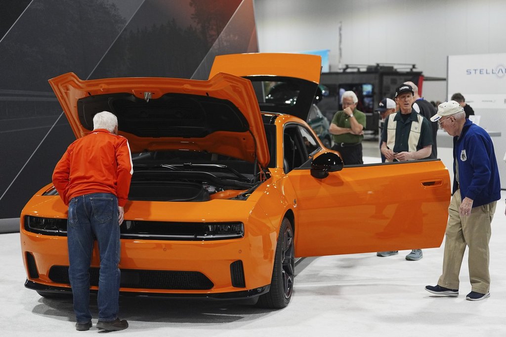 Автомобилен производител Stellantis отлага производството на Dodge Charger Daytona R T