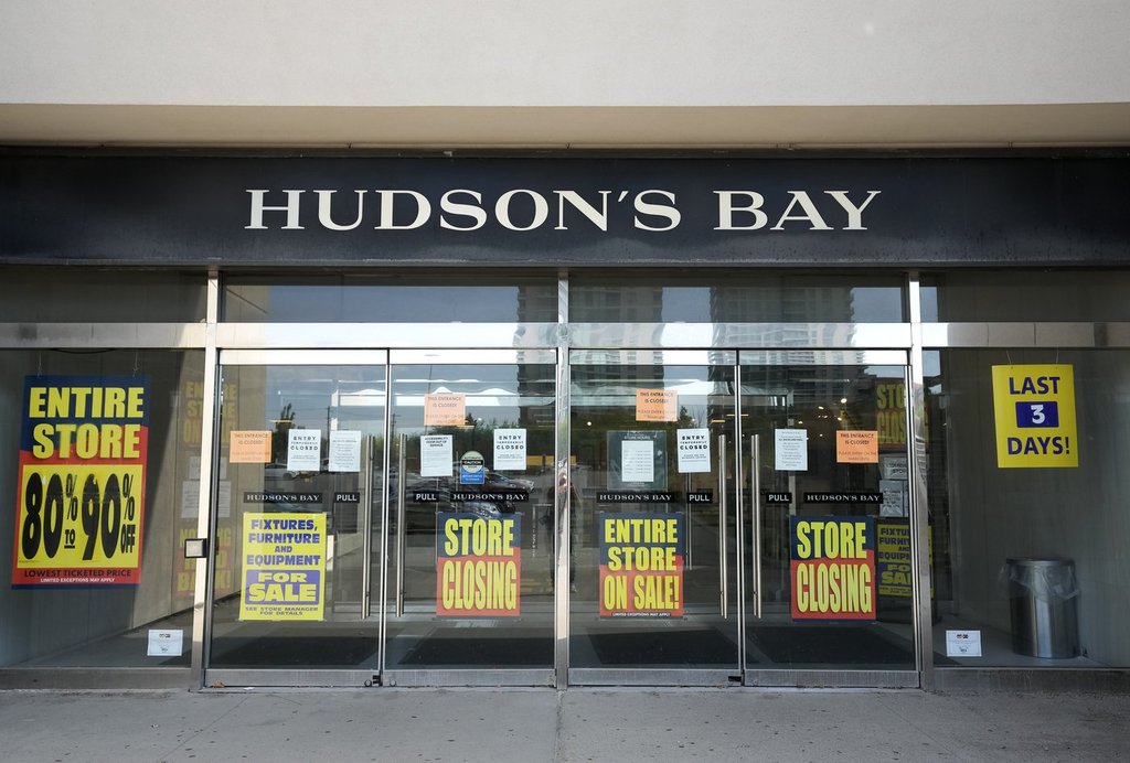 Hudson’s Bay enters final days as shoppers search for deals