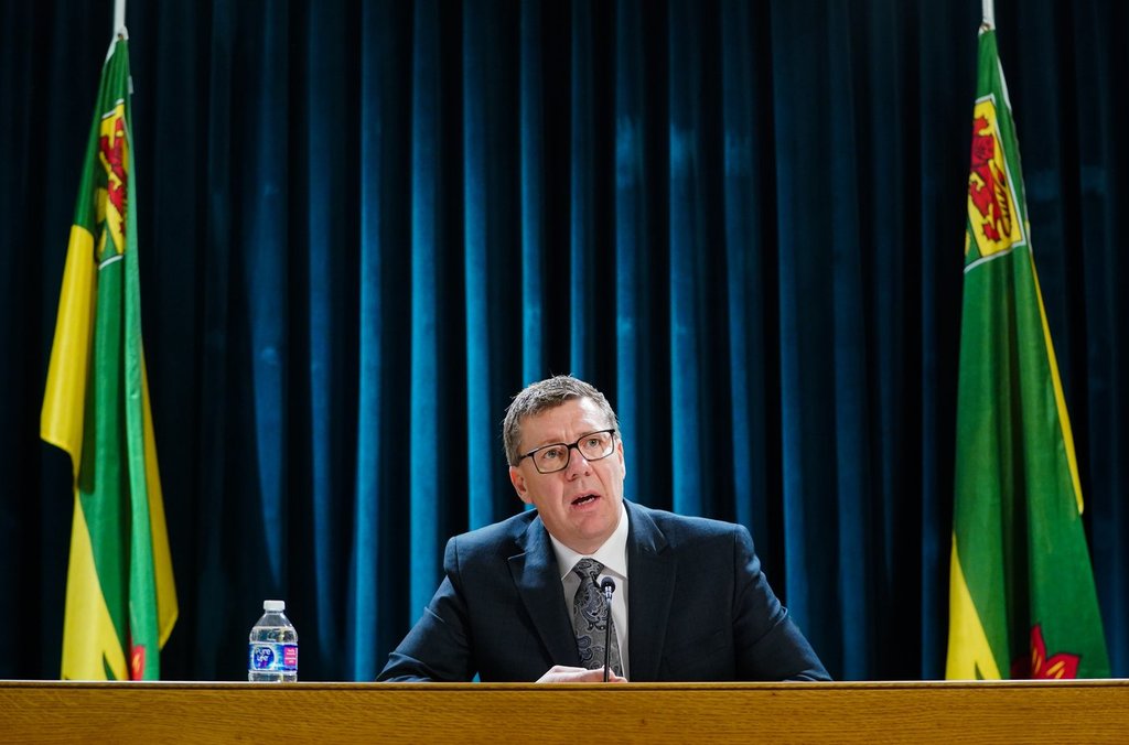 Тъй като критиките се възползват от евакуираните и провинциалния омбудсман