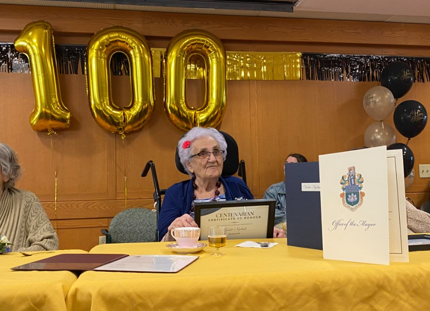 Winnipeg seniors centre celebrates the lives of 8 centenarians