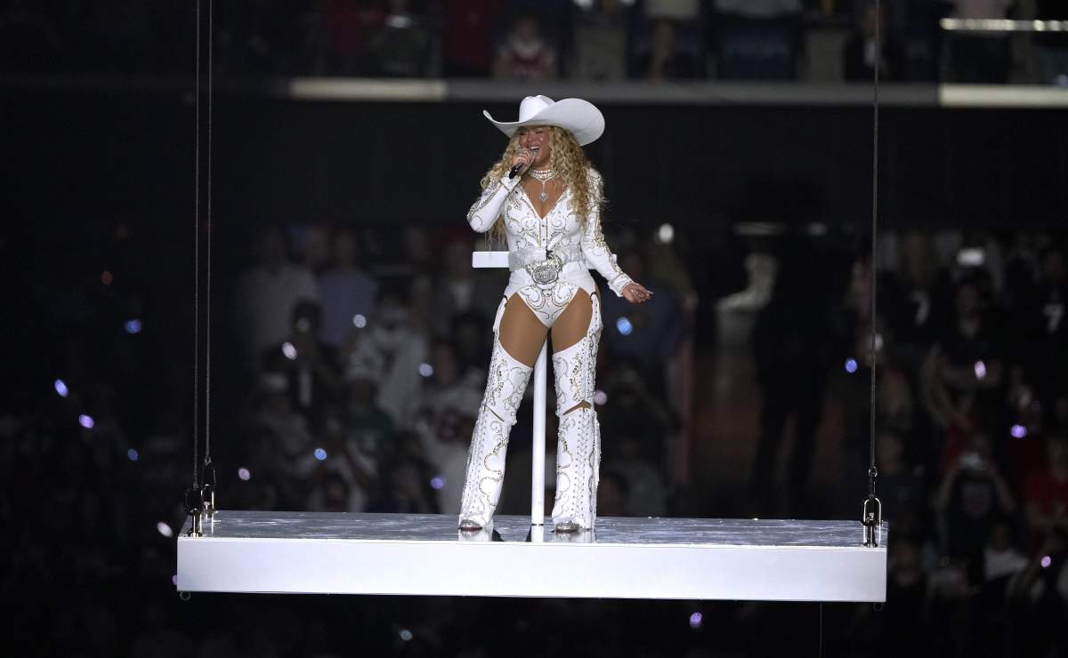 Beyonce performs at an NFL halftime show