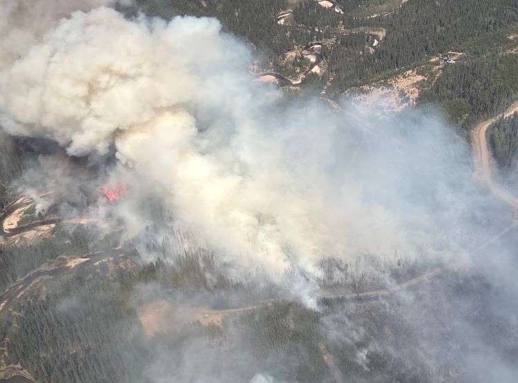 An aerial photo of the SWF076 wildfire near Swan Hills, taken on May 25.