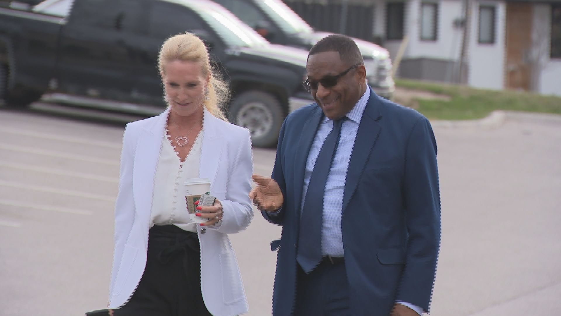 Предупреждение Тази история съдържа подробности за предполагаемите сексуални посегателства След