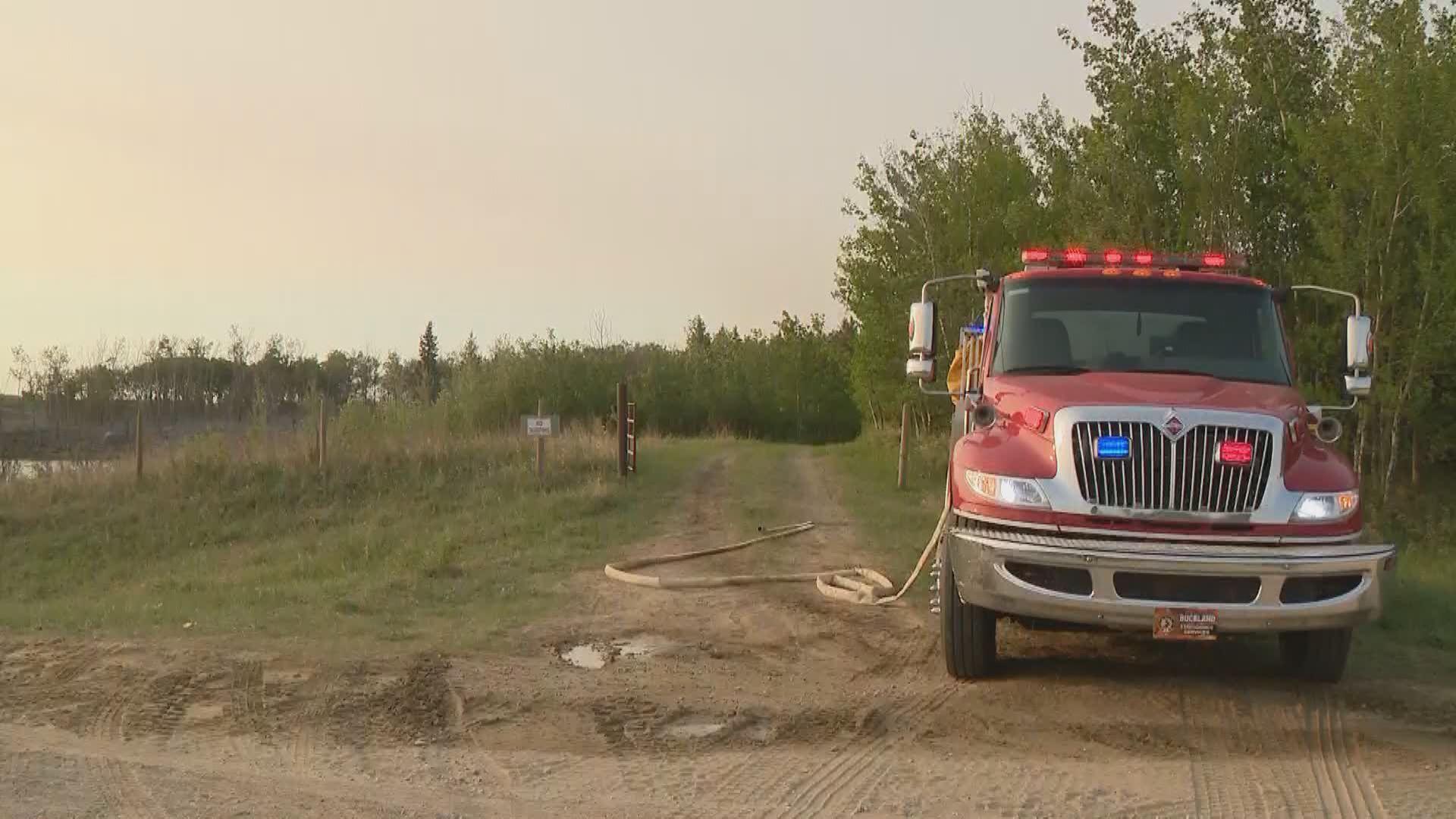 пожари в северен Саскачеван пламват извън контрол, който е разтягащ