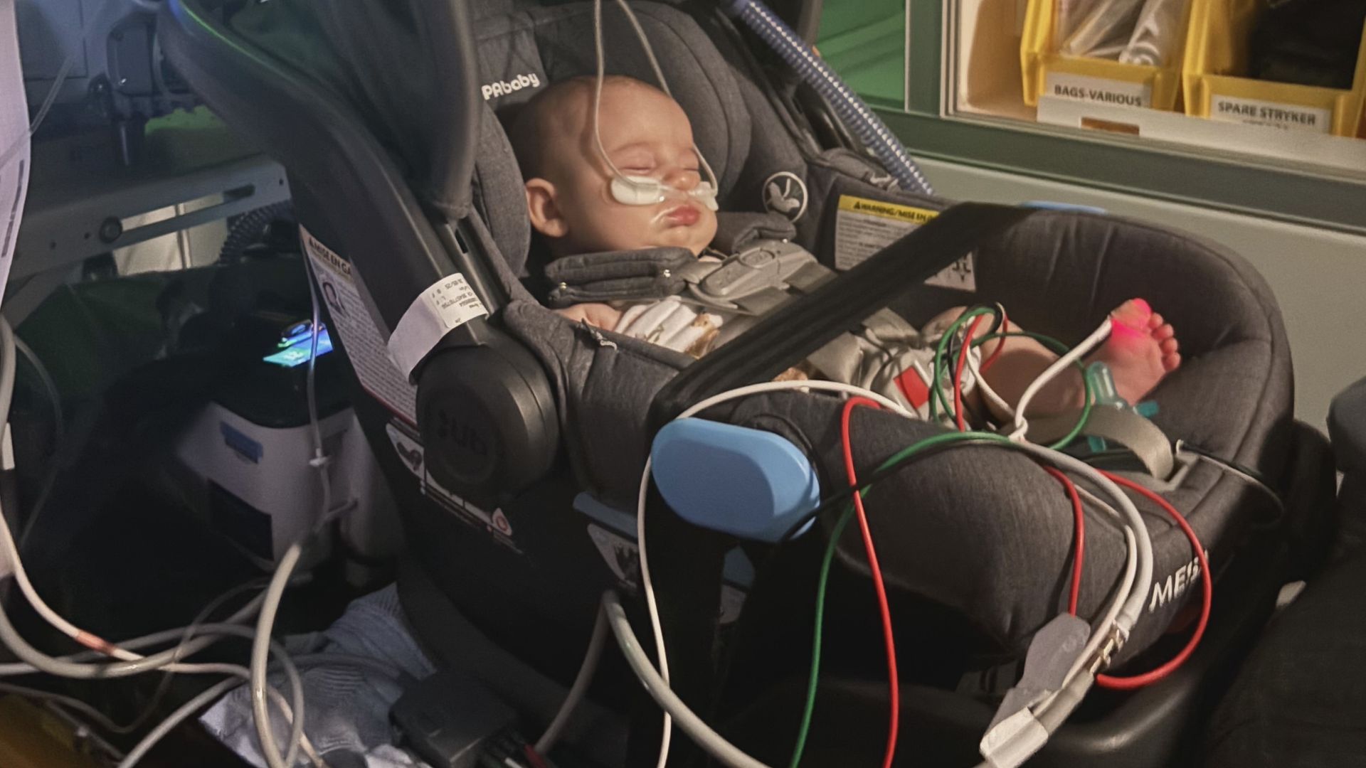 A Kelowna B C майката е емоционална след като деветседмичната й