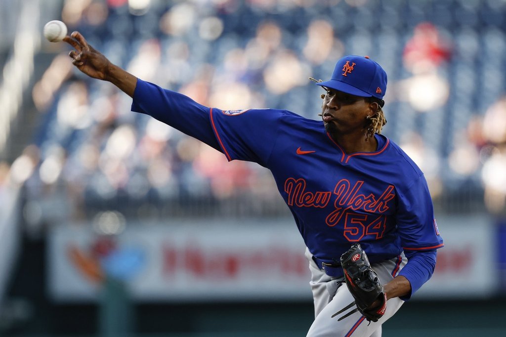 Торонто Сините Джейс в Торонто са подписали стоманите на десните ръка