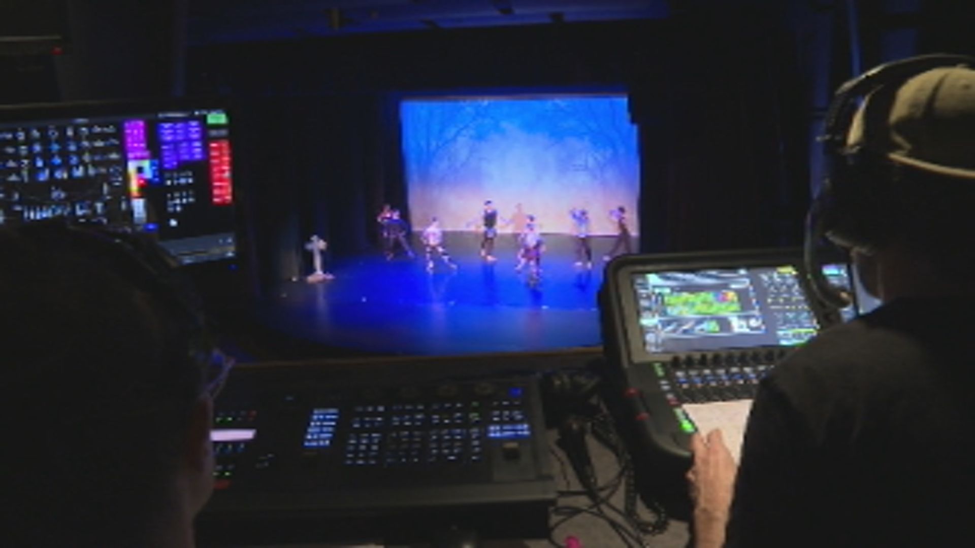 Това са последните моменти преди завесата Когато се повдигне балетният