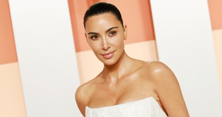 Ким Кардашиян е завършил юридически факултет след шест години юридическо