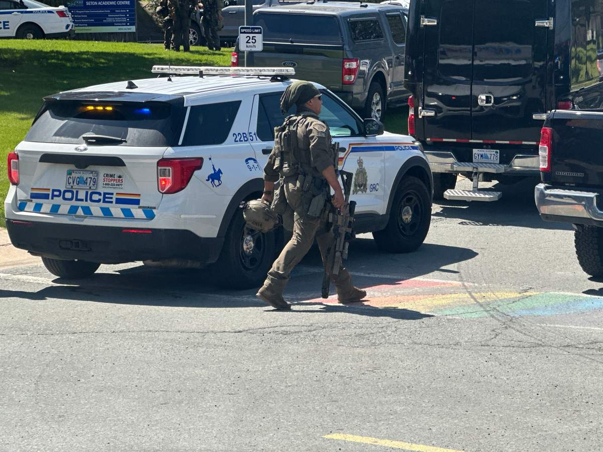 Police are responding to a weapons complaint at Mount Saint Vincent University.