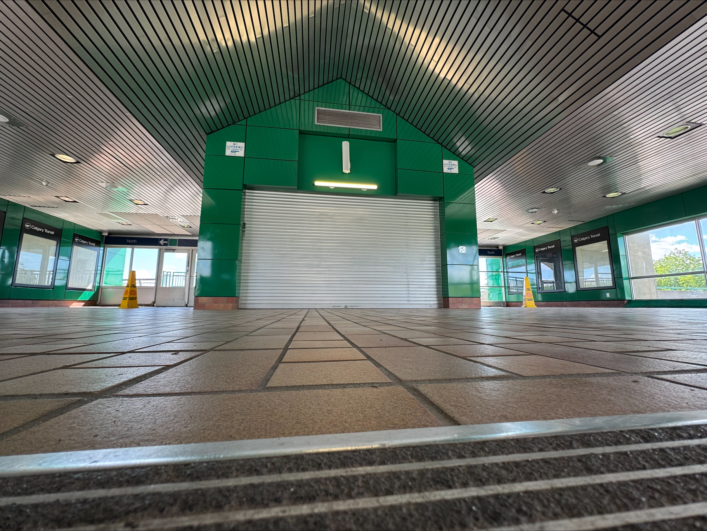 Това е затворена реликва от минала ера но една която