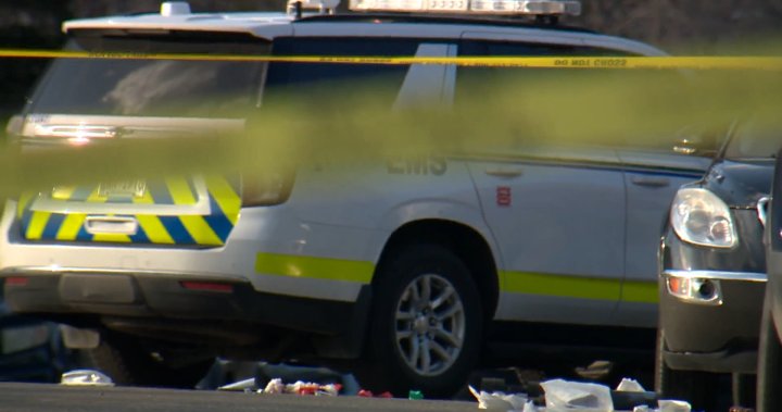 Калгари полиция заяви че 17 годишно момче претърпяло животозастрашаващи наранявания след