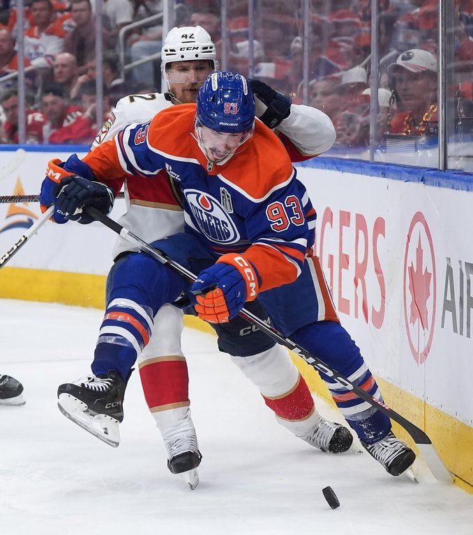 Ойлърс напред Райън Нуджент Хопкинс остава въпросния знак за игра 3