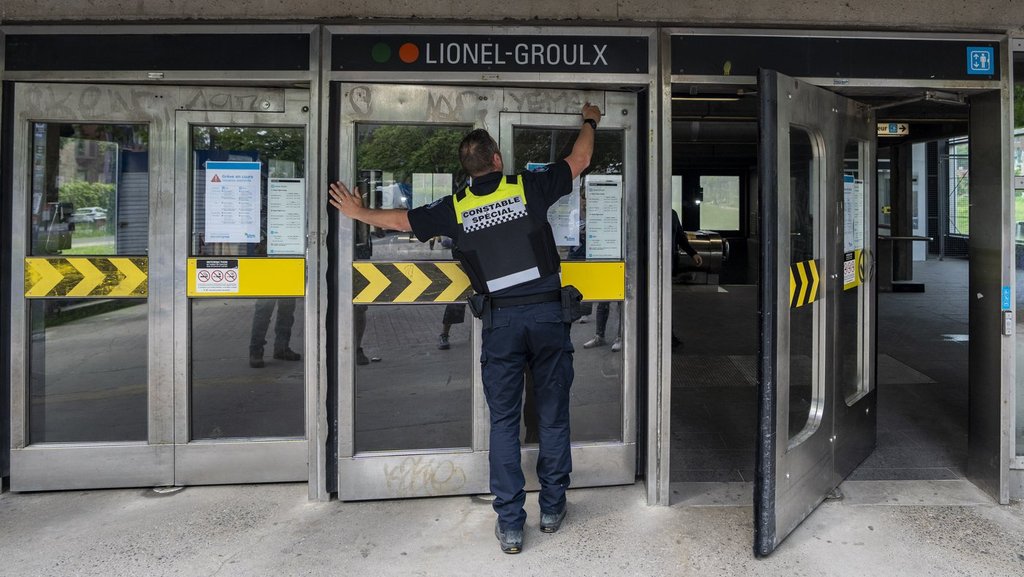 Montreal bus and subway services disrupted as transit maintenance workers strike