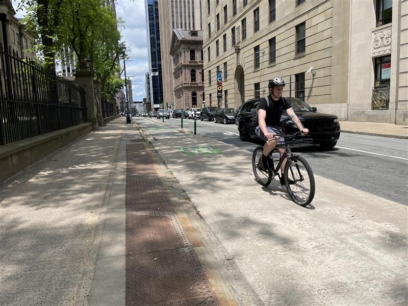 Дебатът около велосипедните алеи в Халифакс се върна в регионалния