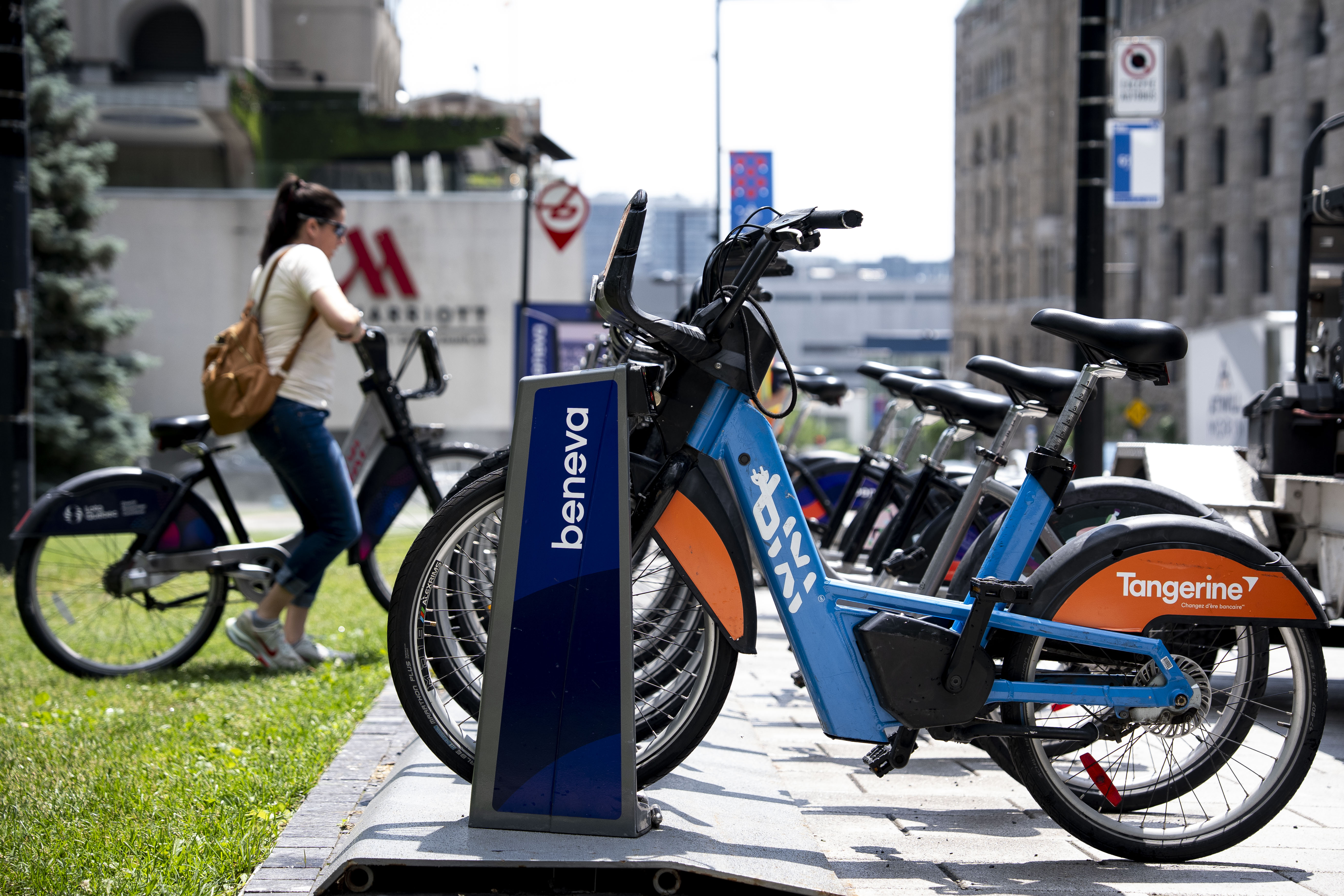 Montreal bicycle rental company sets new records during public transit strike