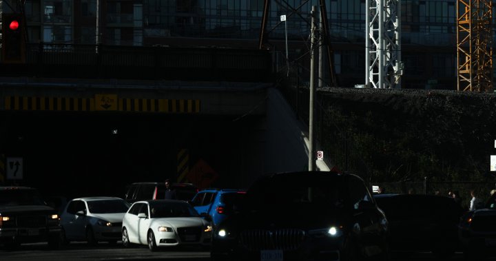 с пристигането на лятото в Торонто полицията и градските власти