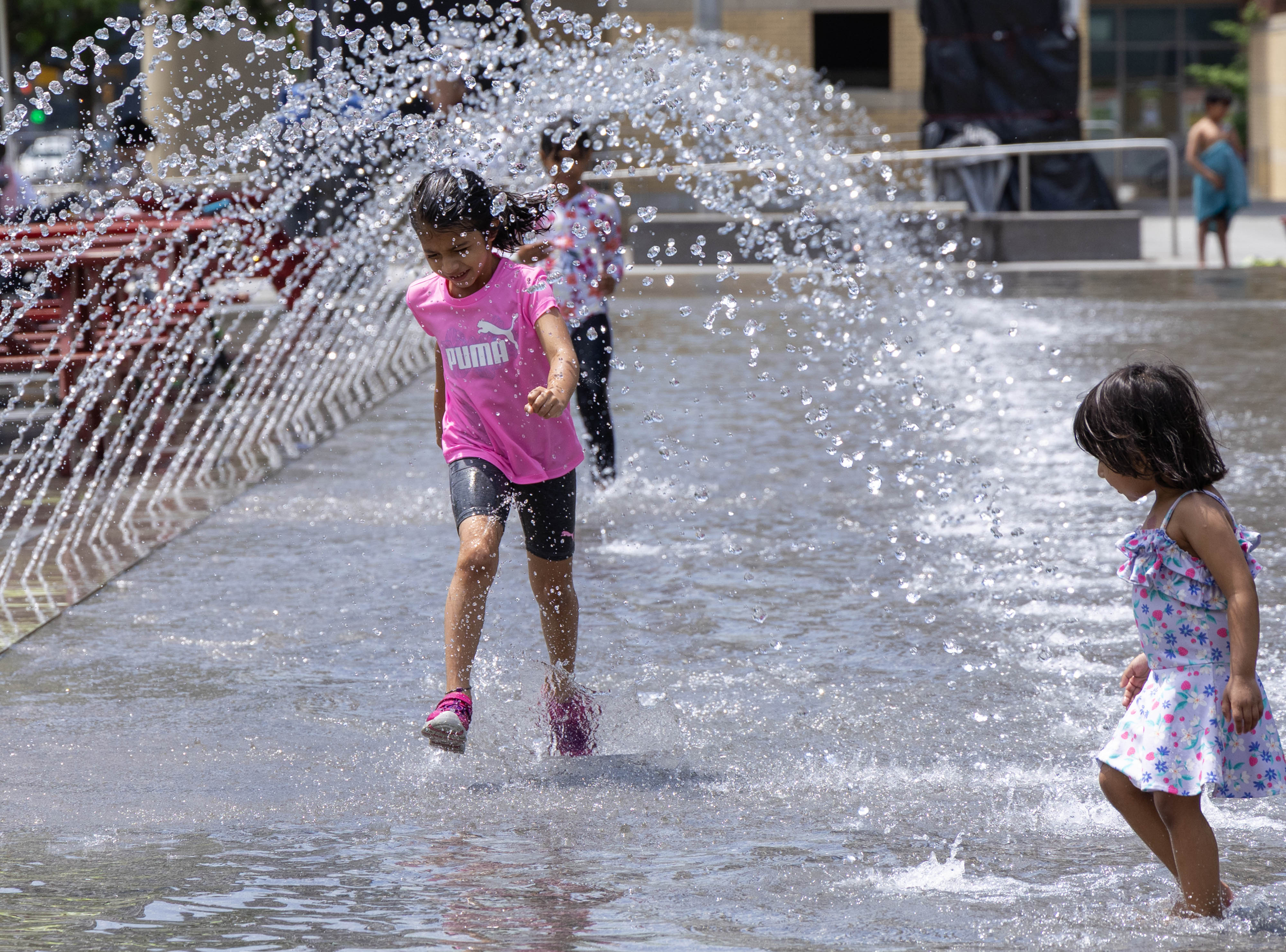 Торонто се бори през втори пореден ден на екстремна жега