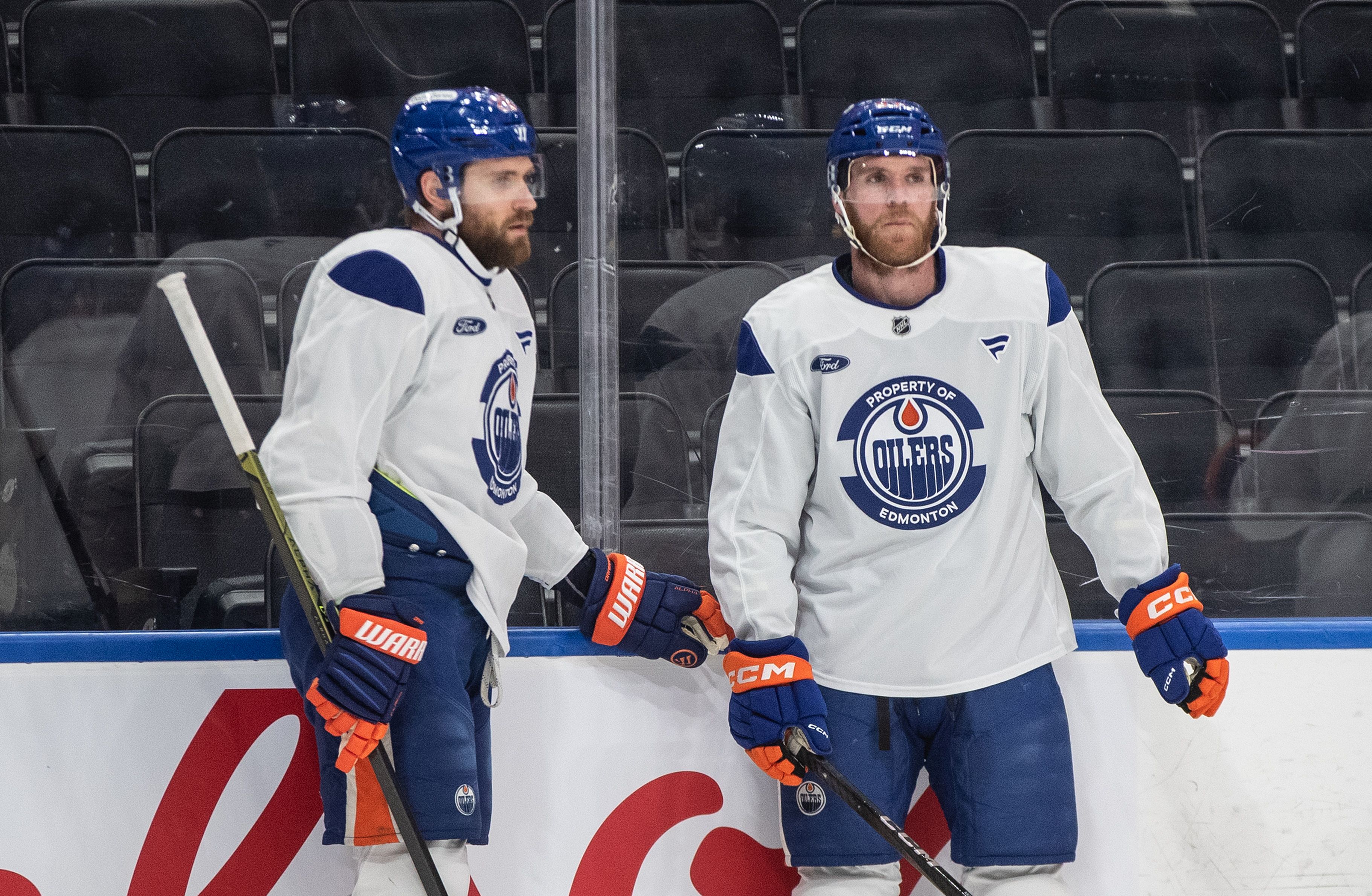 Едмънтън Ойлърс провежда практика и разговаря с медиите във вторник