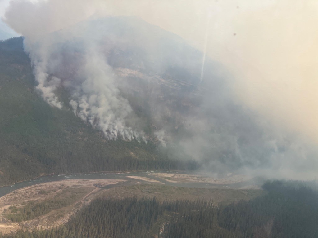 най големият пожар на B C се е удвоил по размер