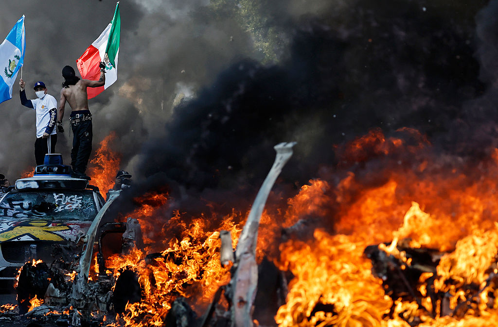 Калифорнийският губернатор Гавин Нюк призова президента на САЩ Доналд Тръмп
