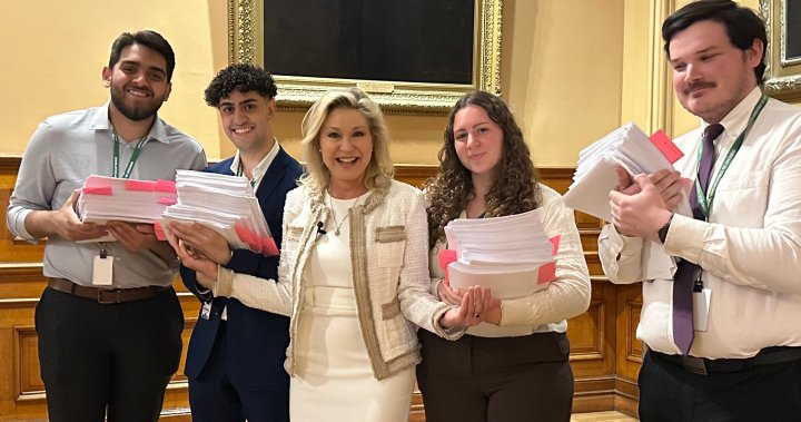 Либералите в Онтарио са направили повече от 4000 изменения в