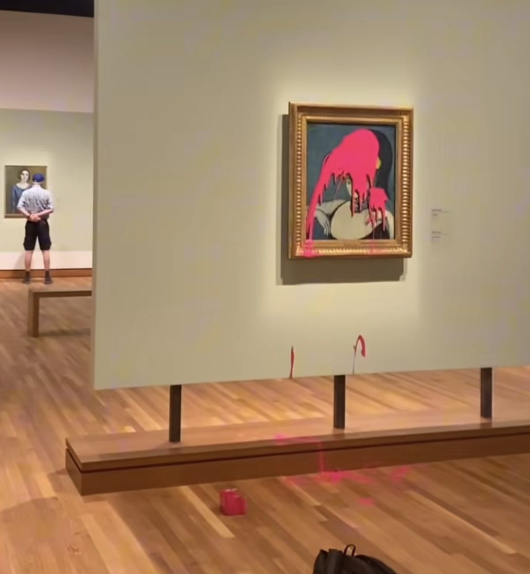 Климатична активистка група казва че един от неговите привърженици напръска