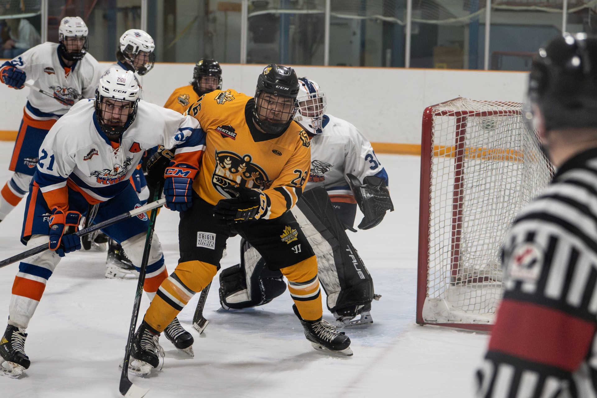Южната хокейна общност на Алберта е в шок оплаквайки внезапната