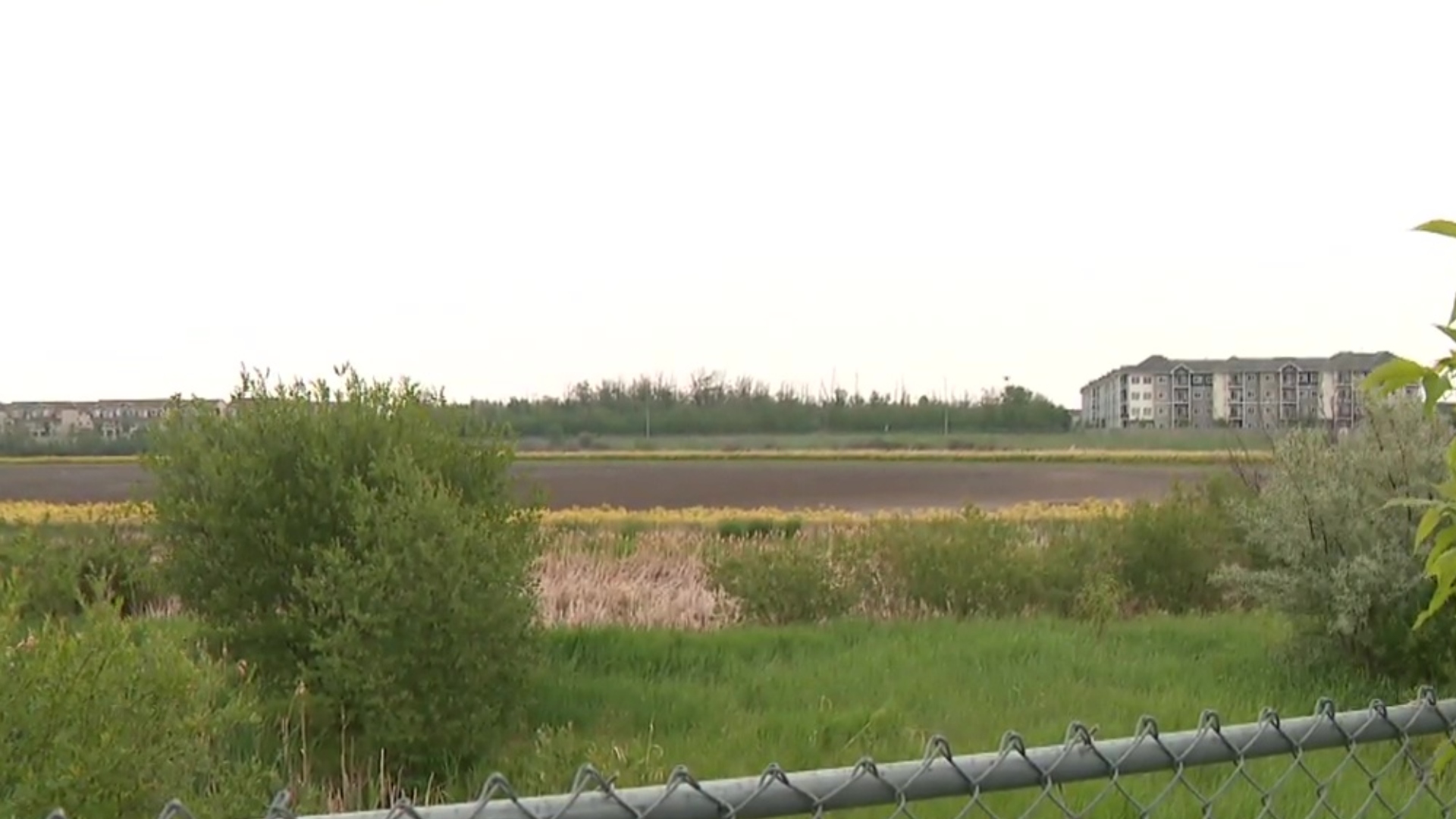 Северна общност в Едмънтън е пълна с въпроси след като