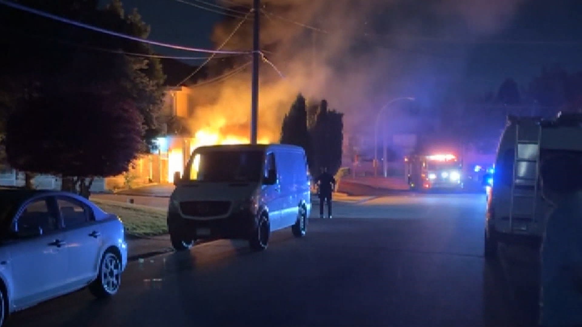 Когато трима полицаи на Сури пристигнаха при подозрителен пожар в