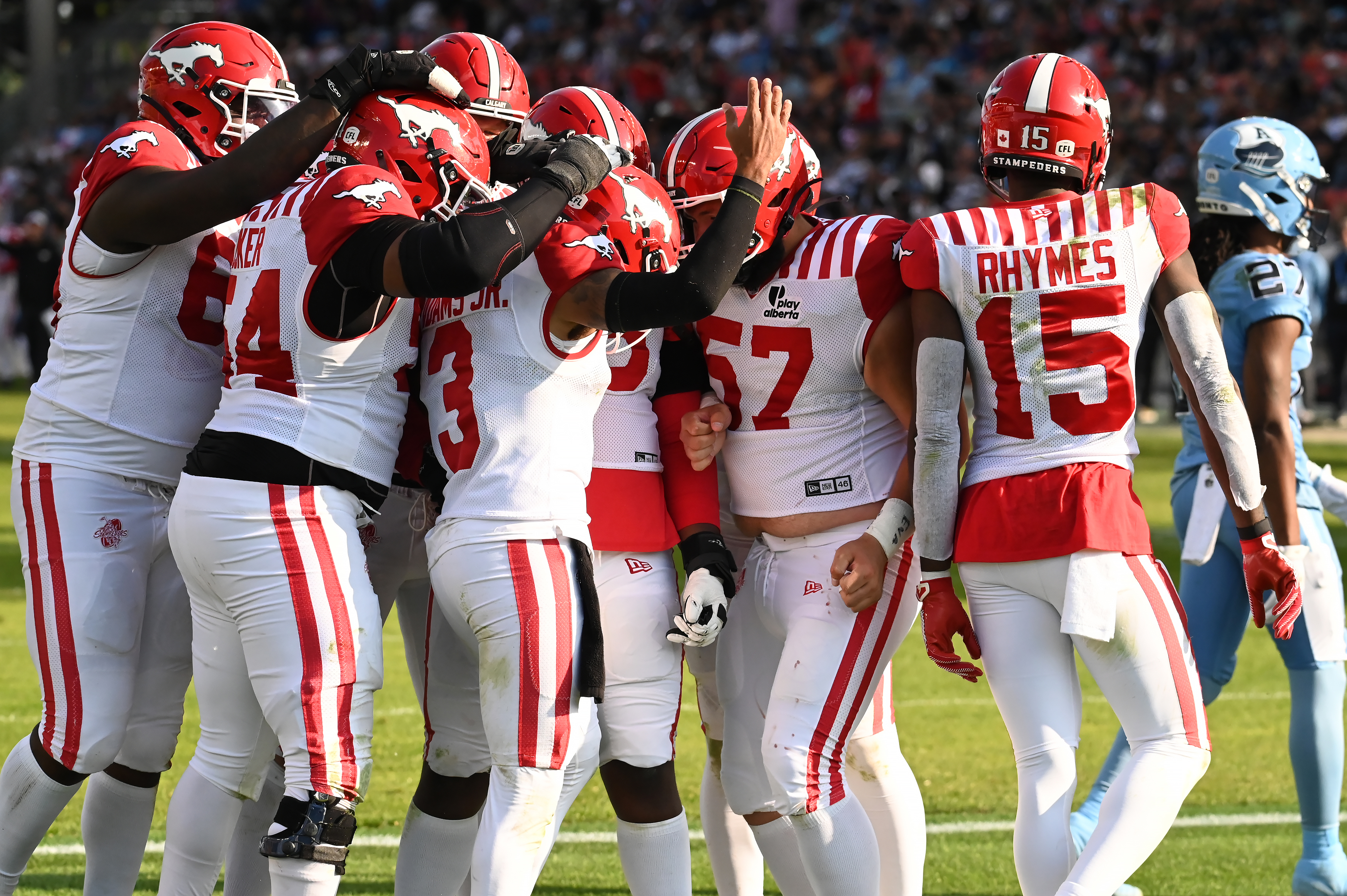 Върнън Адамс младши а Дедрик Милс вкара сензори от четвъртото тримесечие