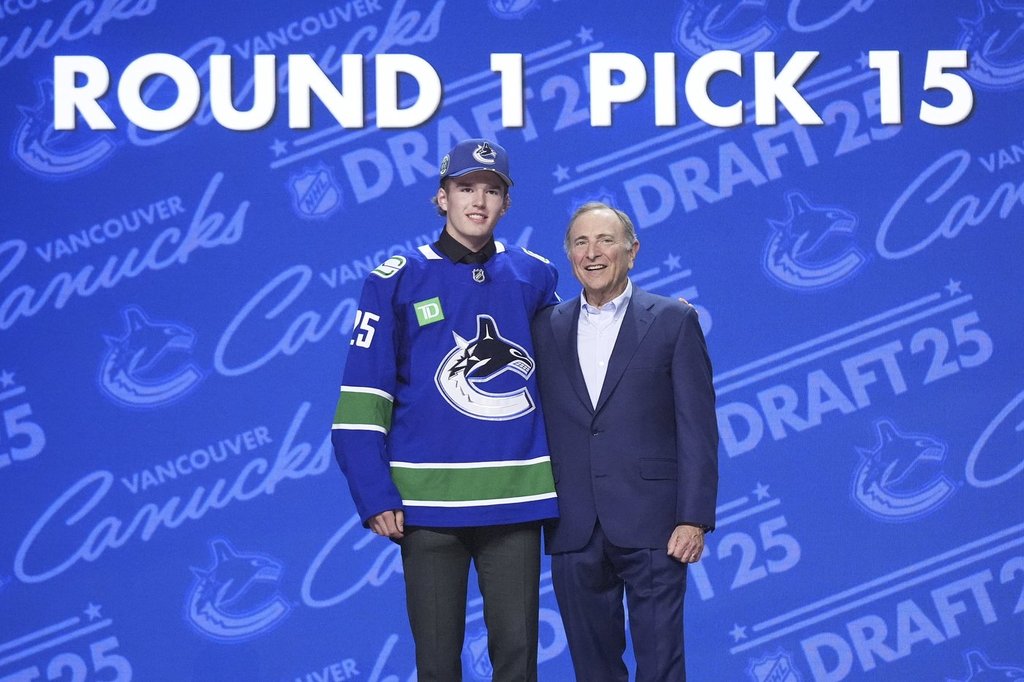 Ванкувър Canucks избра Braeden Cootes от Сиатъл Гръмс на Западната