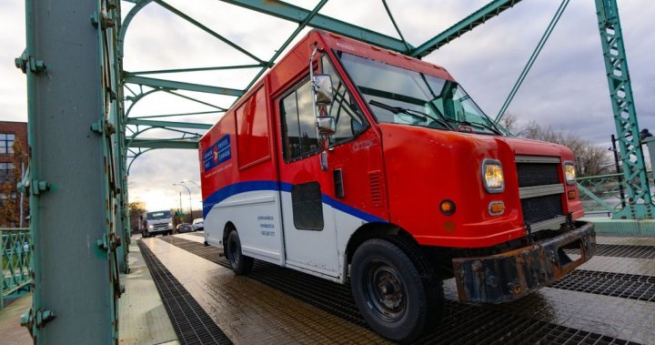 Minister wants Canada Post, union back at table to talk arbitration