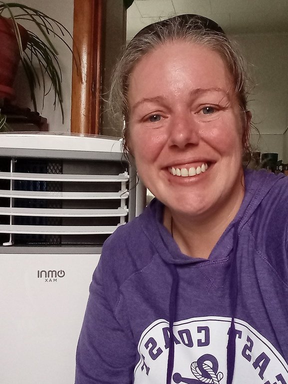 жена от Нова Скотия относно помощта на доходите която успя