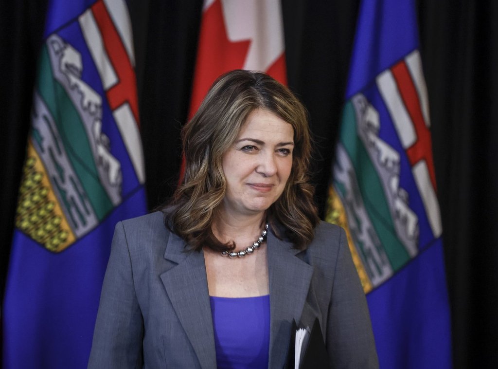 премиерът на ръчно подбрания панел на Даниел Смит как да